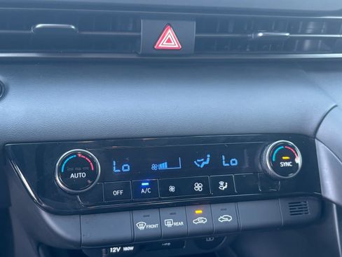 Used 2025 Hyundai Elantra Sport image 26