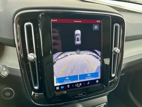 New 2025 Volvo XC40 B5 Ultra w/ Climate Package image 16