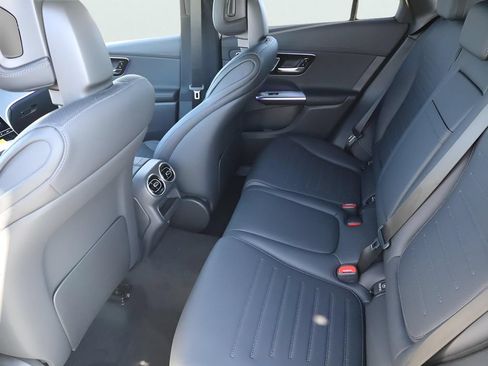 Used 2026 Mercedes-Benz GLC 300 4MATIC image 22