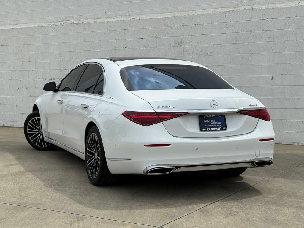 Used 2025 Mercedes-Benz S 580e 4MATIC Sedan image 4