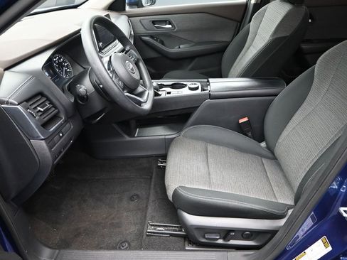 Used 2023 Nissan Rogue SV image 14