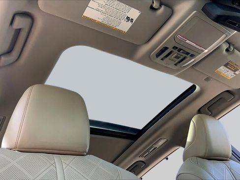 Used 2021 Toyota Highlander Platinum FWD image 14
