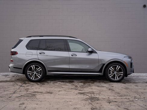 Used 2025 BMW X7 xDrive40i w/ M Sport Package image 8