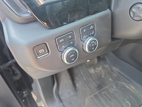 Used 2024 GMC Sierra 1500 SLT w/ SLT Premium Plus Package AWD/4WD image 14