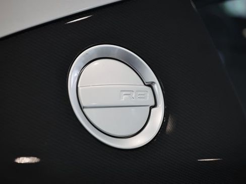 Used 2011 Audi R8 V10 image 9