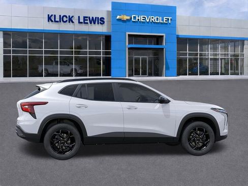 New 2026 Chevrolet Trax LT image 5