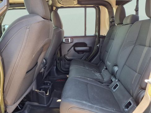 Used 2022 Jeep Gladiator Sport image 12