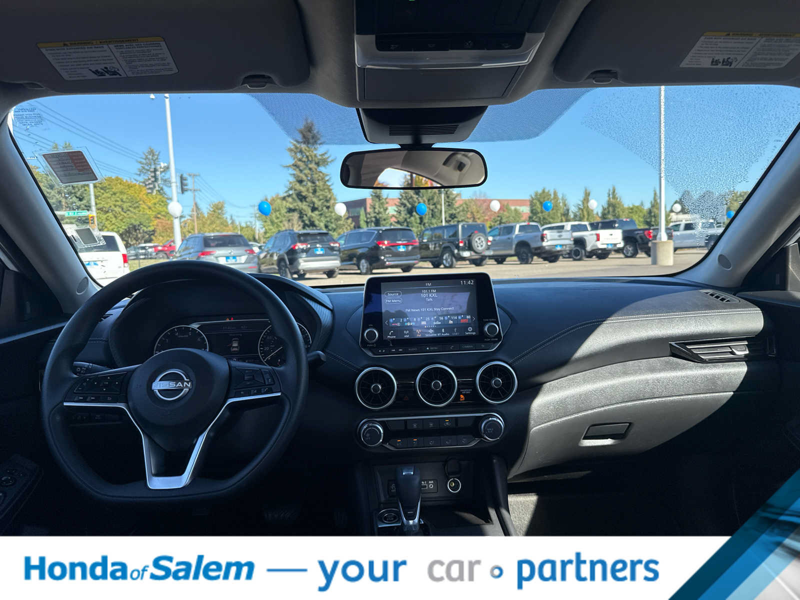 Used 2025 Nissan Sentra SV FWD image 10