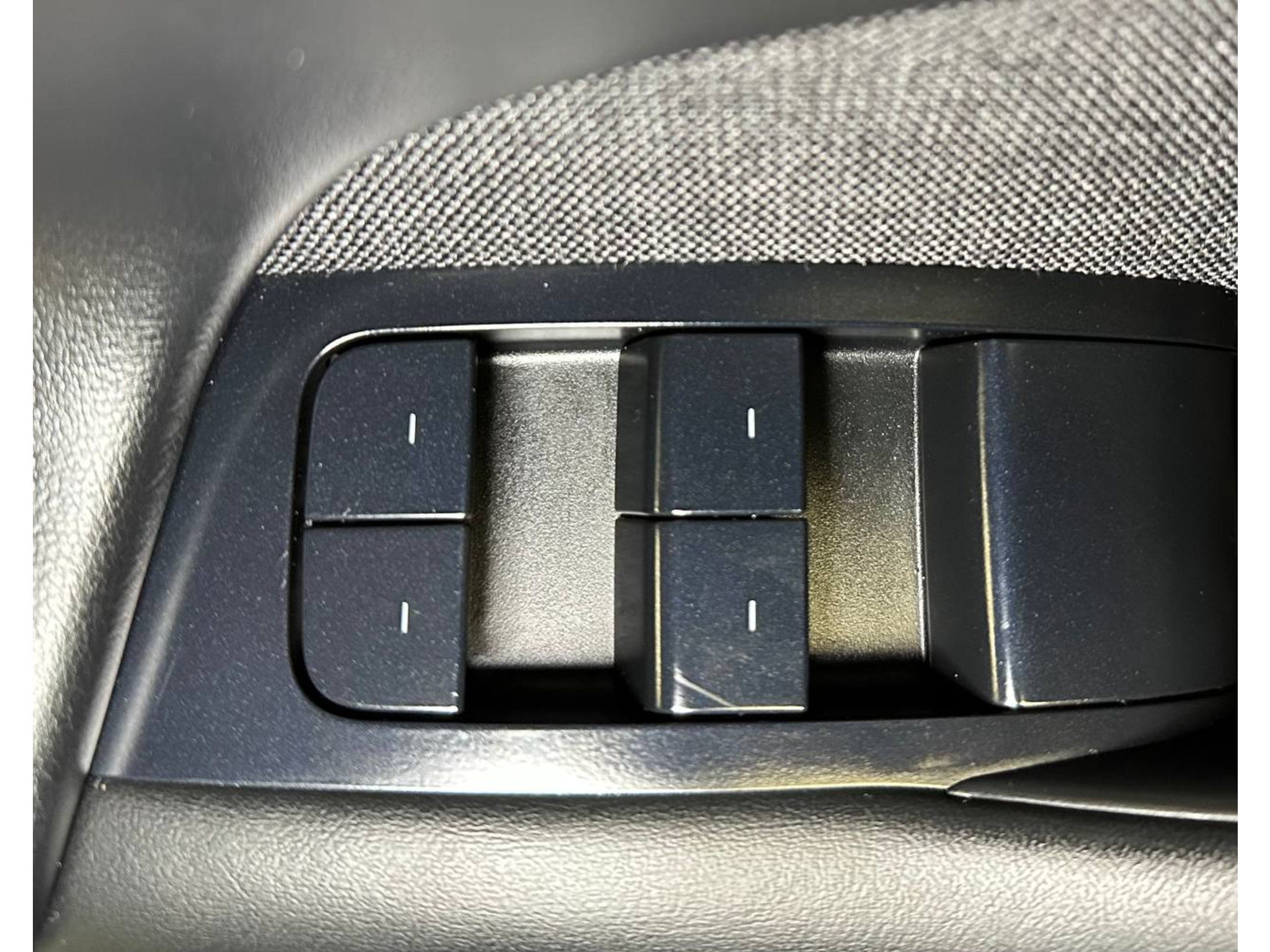 Used 2022 Tesla Model S Standard Range AWD/4WD image 36