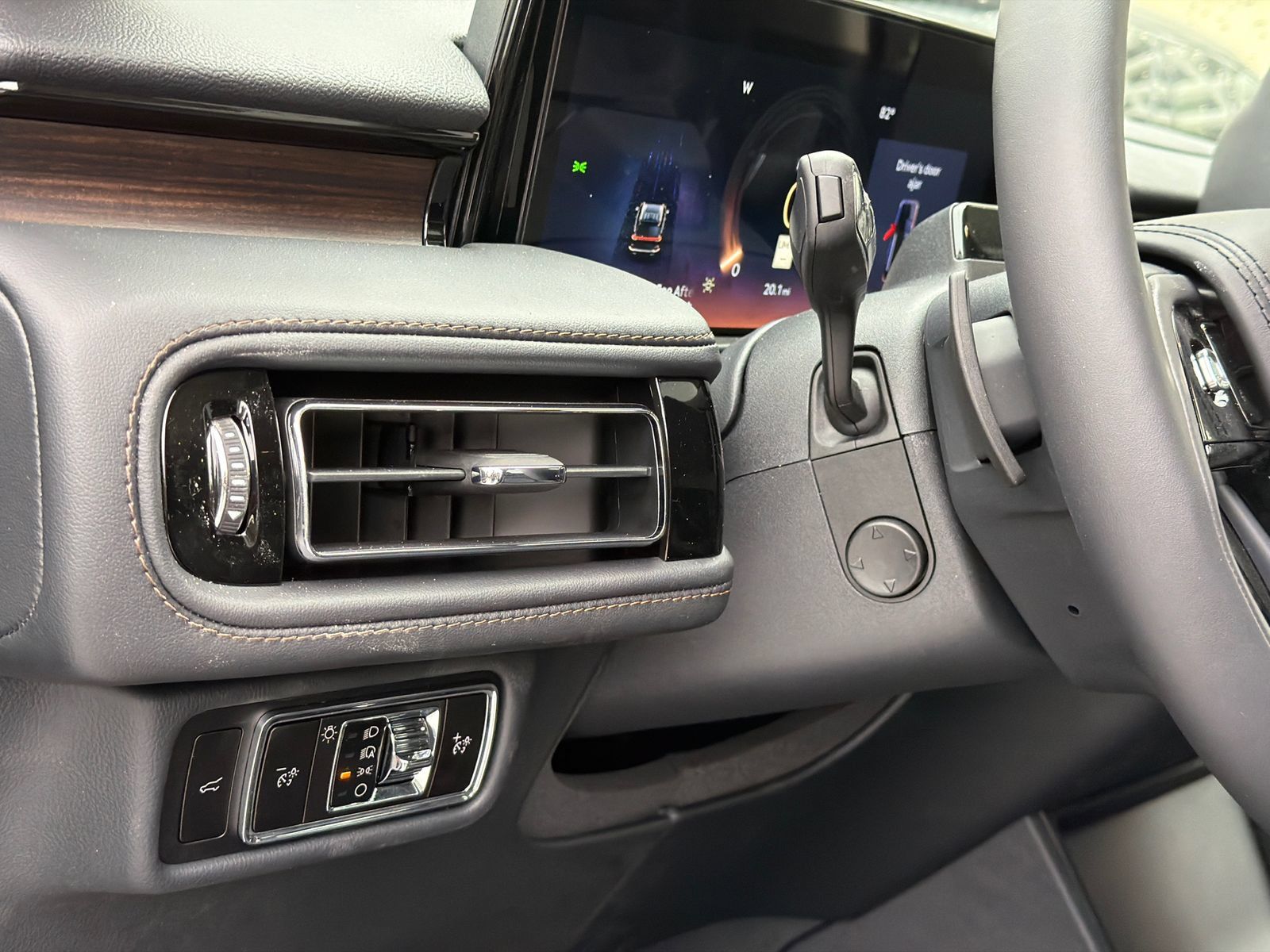 New 2027 Lincoln Aviator Reserve w/ Jet Appearance Package AWD/4WD image 19