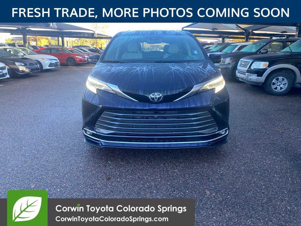 Used 2026 Toyota Sienna Platinum AWD/4WD image 2