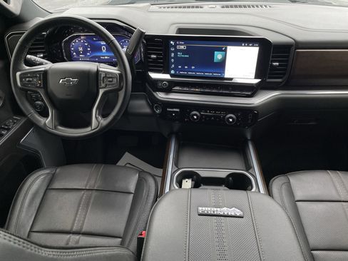 Used 2024 Chevrolet Silverado 2500 High Country w/ Midnight Edition image 15