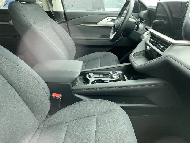 Certified 2025 Ford Explorer Active AWD/4WD image 11