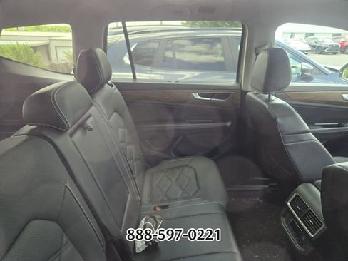 Certified 2024 Volkswagen Atlas SE w/ Panoramic Sunroof Package FWD image 7