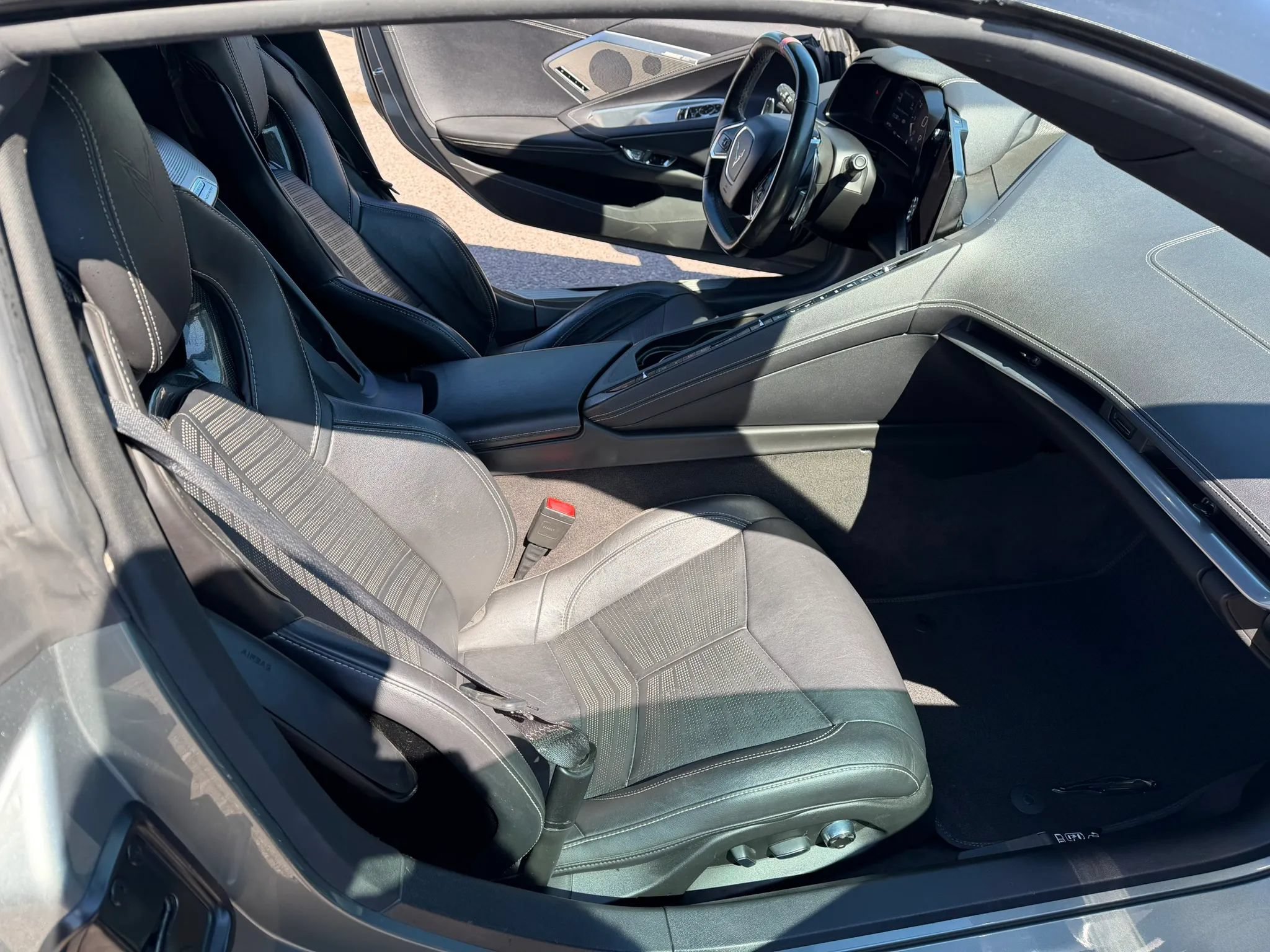 Used 2022 Chevrolet Corvette Stingray Preferred Cpe w/ Z51 Performance Package RWD image 13