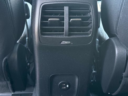Used 2021 Ford Escape SE w/ SE Sport Appearance Package FWD image 18