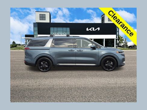 Certified 2023 Kia Carnival SX image 1