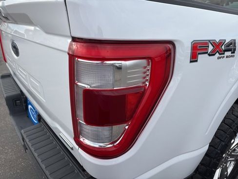 Used 2023 Ford F150 Lariat w/ Trailer Tow Package image 13