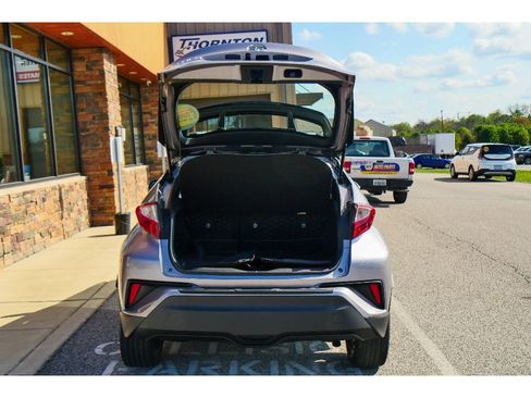 Used 2019 Toyota C-HR XLE FWD image 23