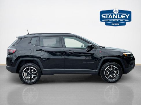 Certified 2024 Jeep Compass Trailhawk w/ Trailhawk Elite Group AWD/4WD image 9