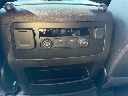 Used 2020 Chevrolet Suburban LT image 54