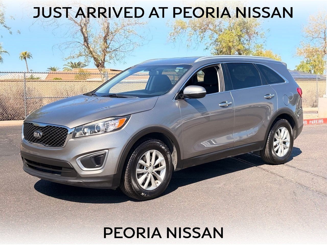 Used 2017 Kia Sorento FWD image 1