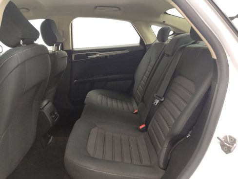 Used 2020 Ford Fusion SE FWD image 18