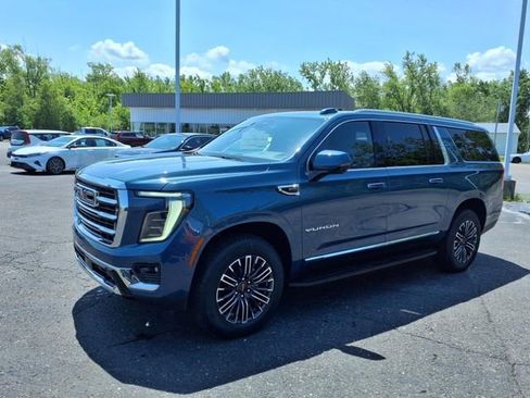Used 2025 GMC Yukon XL Elevation w/ LPO, Floor Liner Package image 1