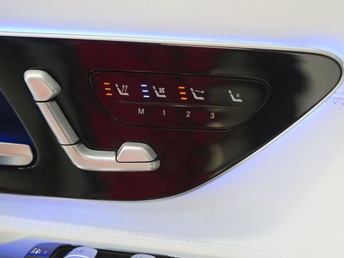 Certified 2026 Mercedes-Benz Maybach SL 680 image 32