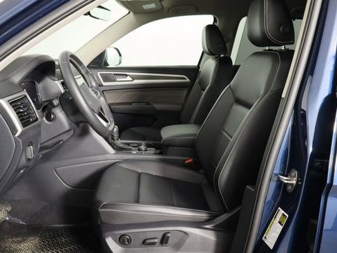 Used 2023 Volkswagen Atlas SE image 40