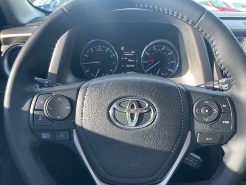 Used 2017 Toyota RAV4 Limited image 8