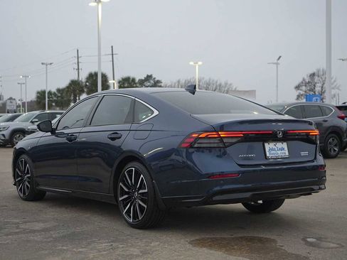 Used 2025 Honda Accord Touring image 4