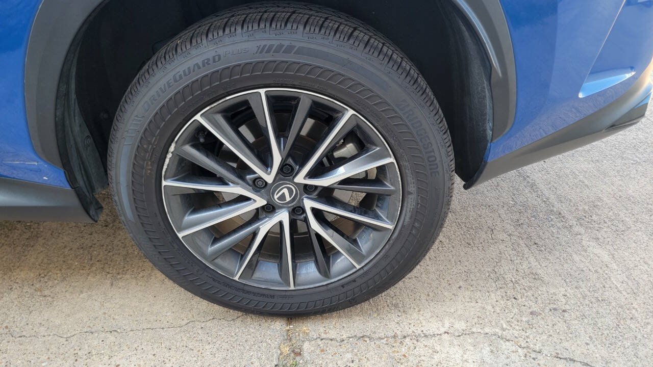 Used 2025 Lexus NX 250 FWD w/ Accessory Package (2T) image 18