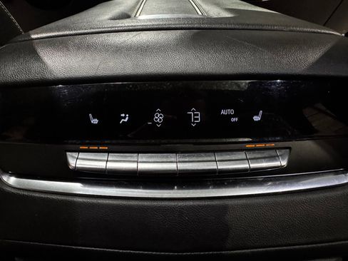 Used 2021 Cadillac Escalade Sport w/ LPO, ONYX Package image 28