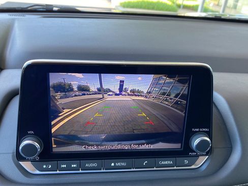 Certified 2025 Nissan Rogue S FWD image 26