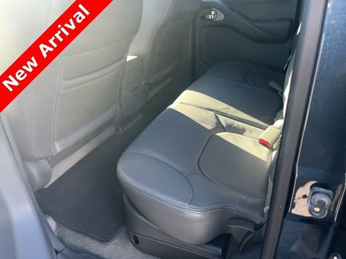 Used 2013 Nissan Frontier SL w/ Moonroof Pkg image 18