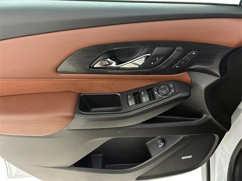 Used 2021 Chevrolet Traverse High Country image 13