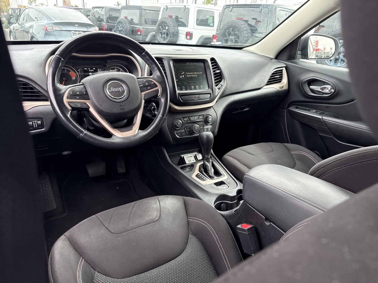 Used 2017 Jeep Cherokee 75th Anniversary FWD image 22