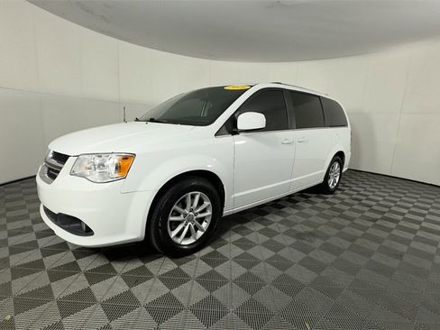 Used 2019 Dodge Grand Caravan SXT image 9