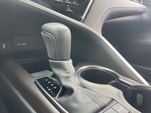 Used 2024 Toyota Camry SE FWD image 5