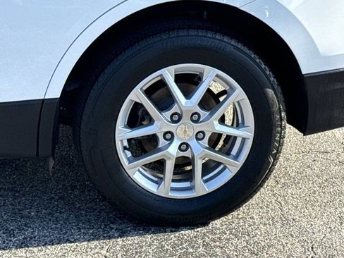 Used 2023 Chevrolet Equinox LS AWD/4WD image 6
