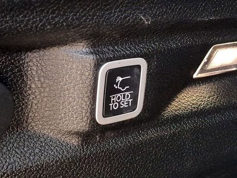 Used 2022 Jeep Grand Cherokee L Limited image 33