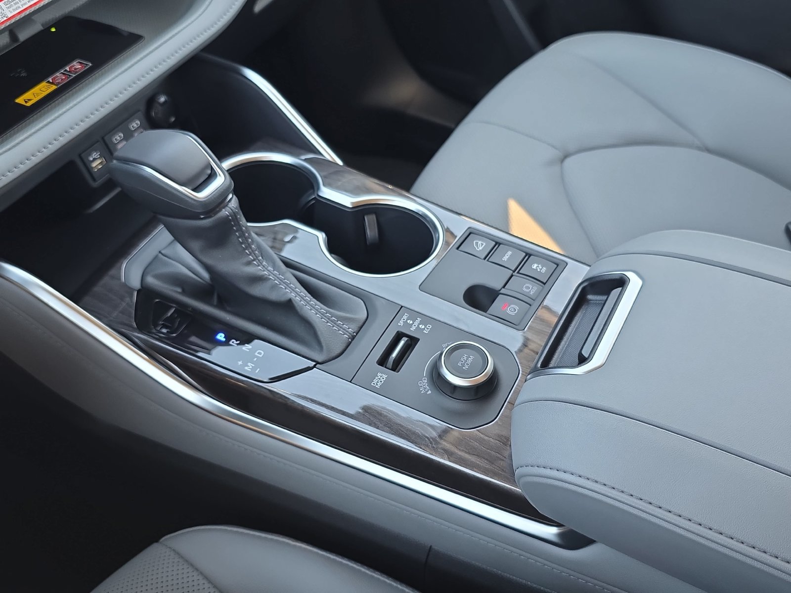 New 2026 Toyota Highlander Platinum AWD/4WD image 21