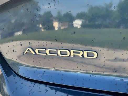 Used 2023 Honda Accord EX image 9