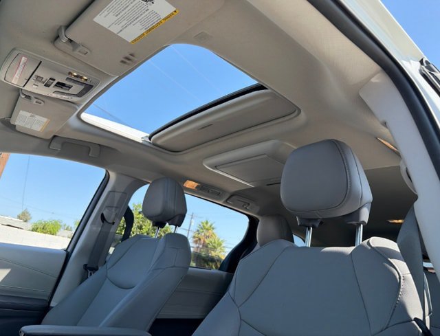 Used 2024 Toyota Sienna XLE w/ XLE Plus Package FWD image 14