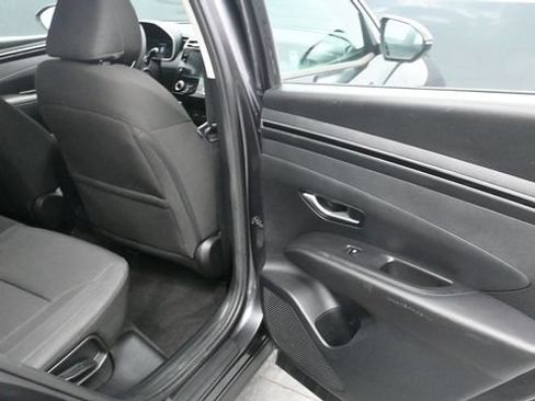 Used 2022 Hyundai Tucson SE AWD/4WD image 9