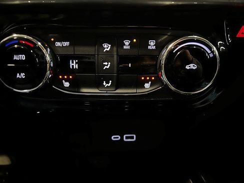 Certified 2025 Chevrolet Trax LT w/ Driver Confidence Package image 19