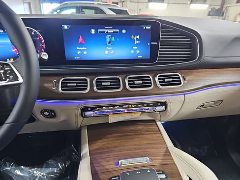 New 2026 Mercedes-Benz GLE 450 4MATIC image 21