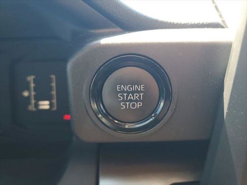Certified 2025 Toyota Tacoma SR5 AWD/4WD image 20