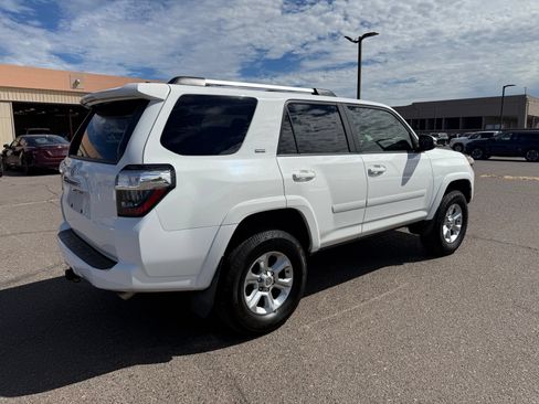 Used 2020 Toyota 4Runner SR5 Premium w/ Moonroof Package AWD/4WD image 5